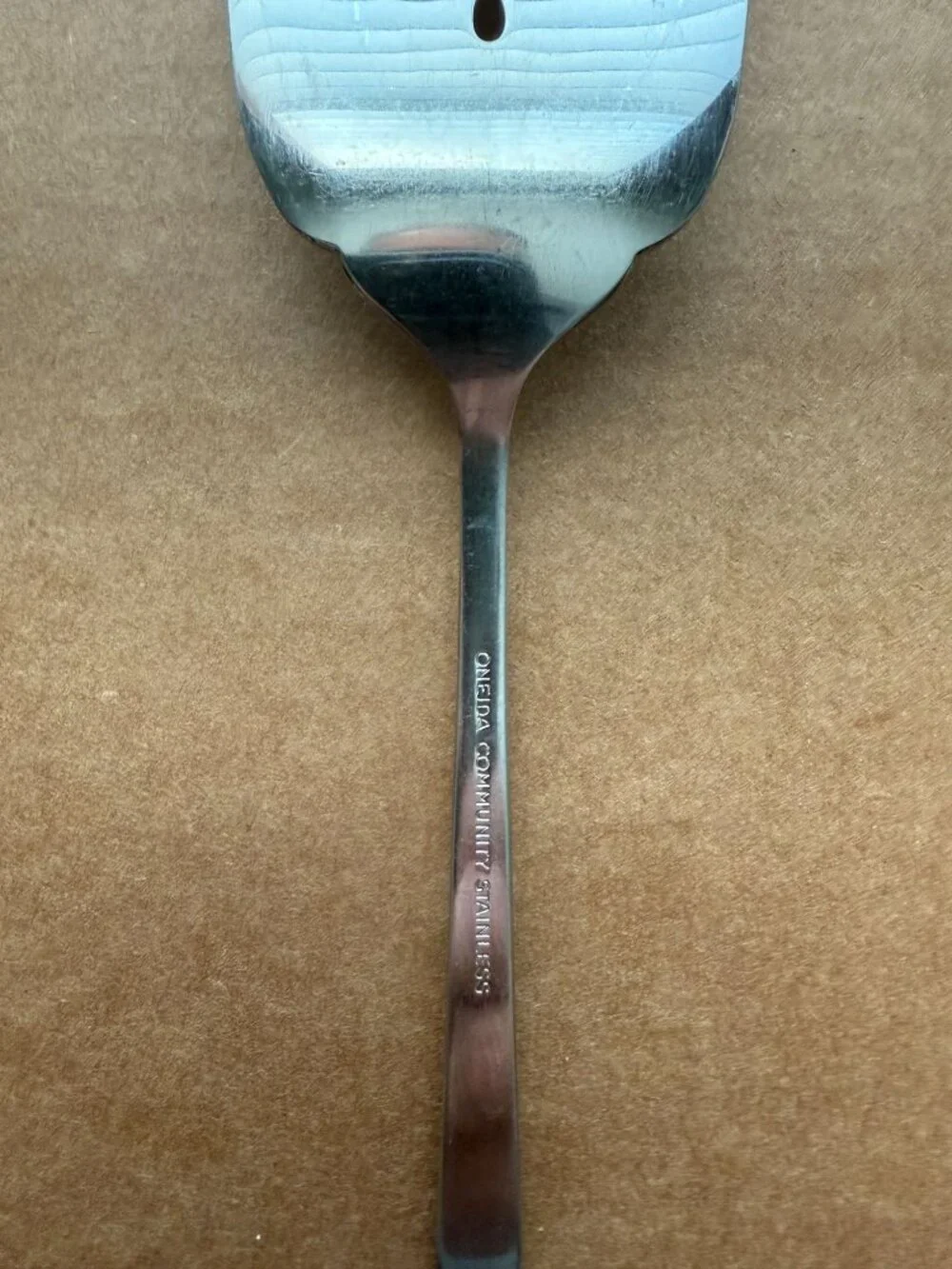 Oneida Community Vinland‎ (Stainless) Pattern Pierced Pie Server 9 1/2 inch